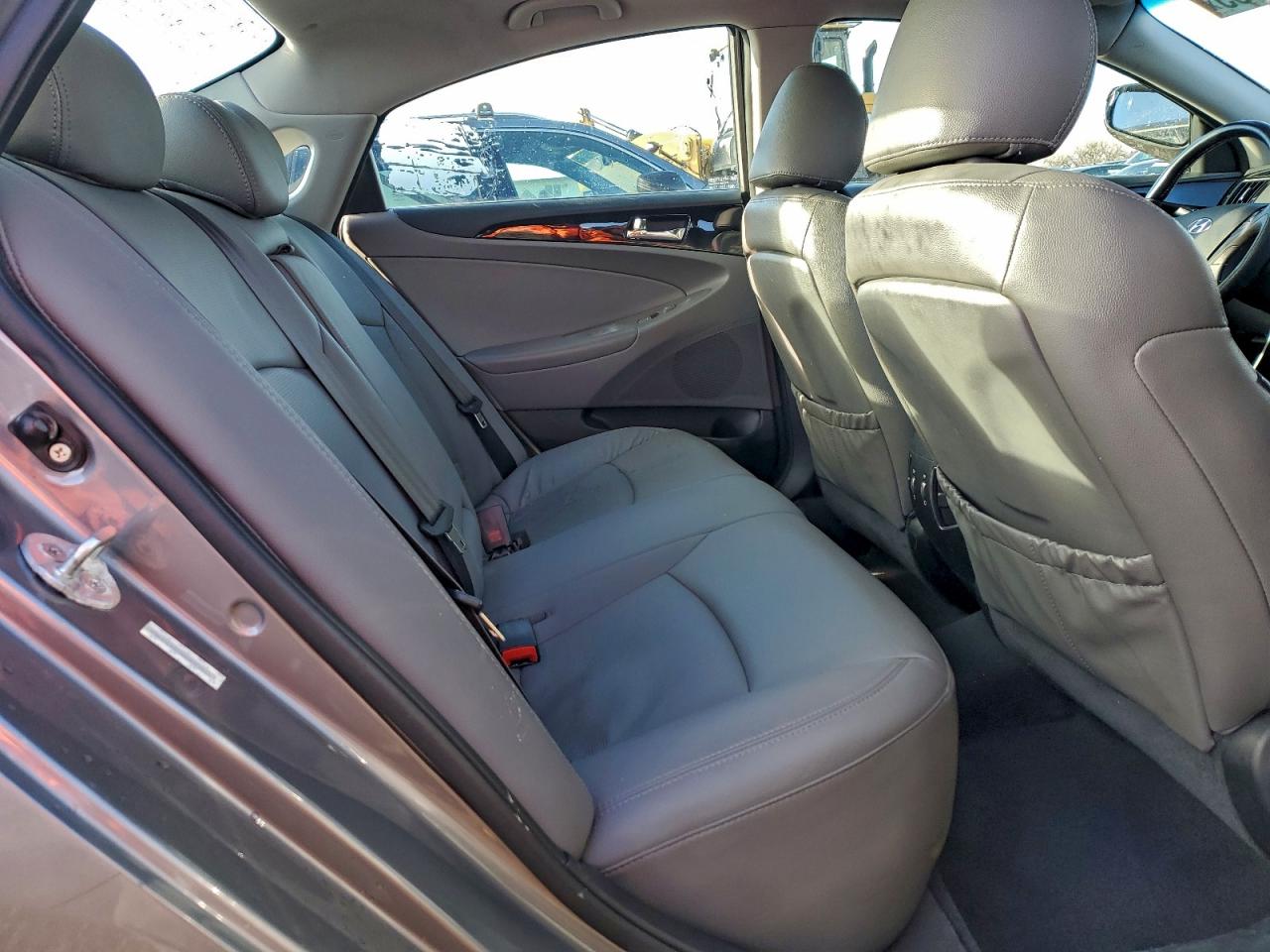 2011 HYUNDAI SONATA SE photo 10