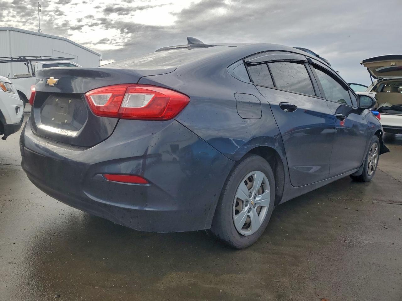 2016 CHEVROLET CRUZE LS photo 3