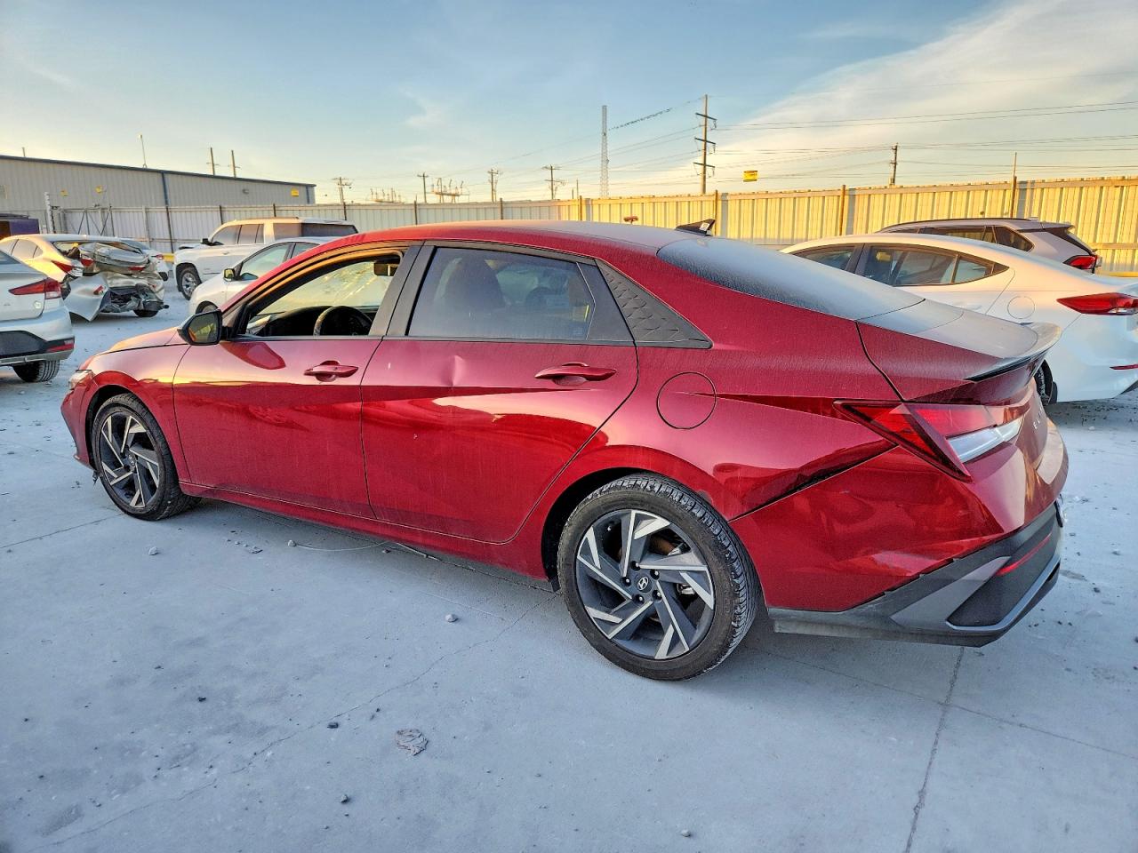 2025 HYUNDAI ELANTRA SEL SPORT photo 2
