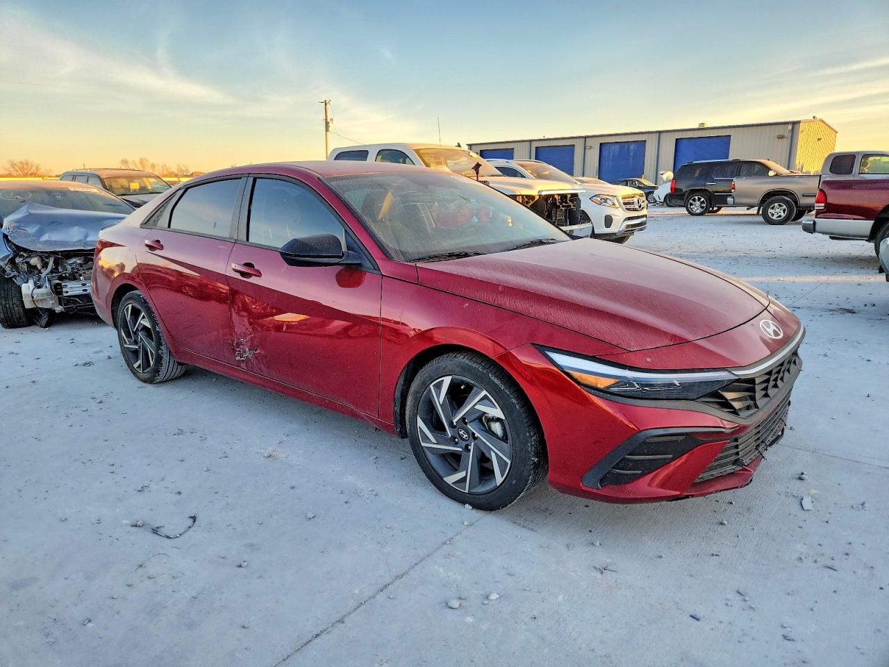 2025 HYUNDAI ELANTRA SEL SPORT photo 4