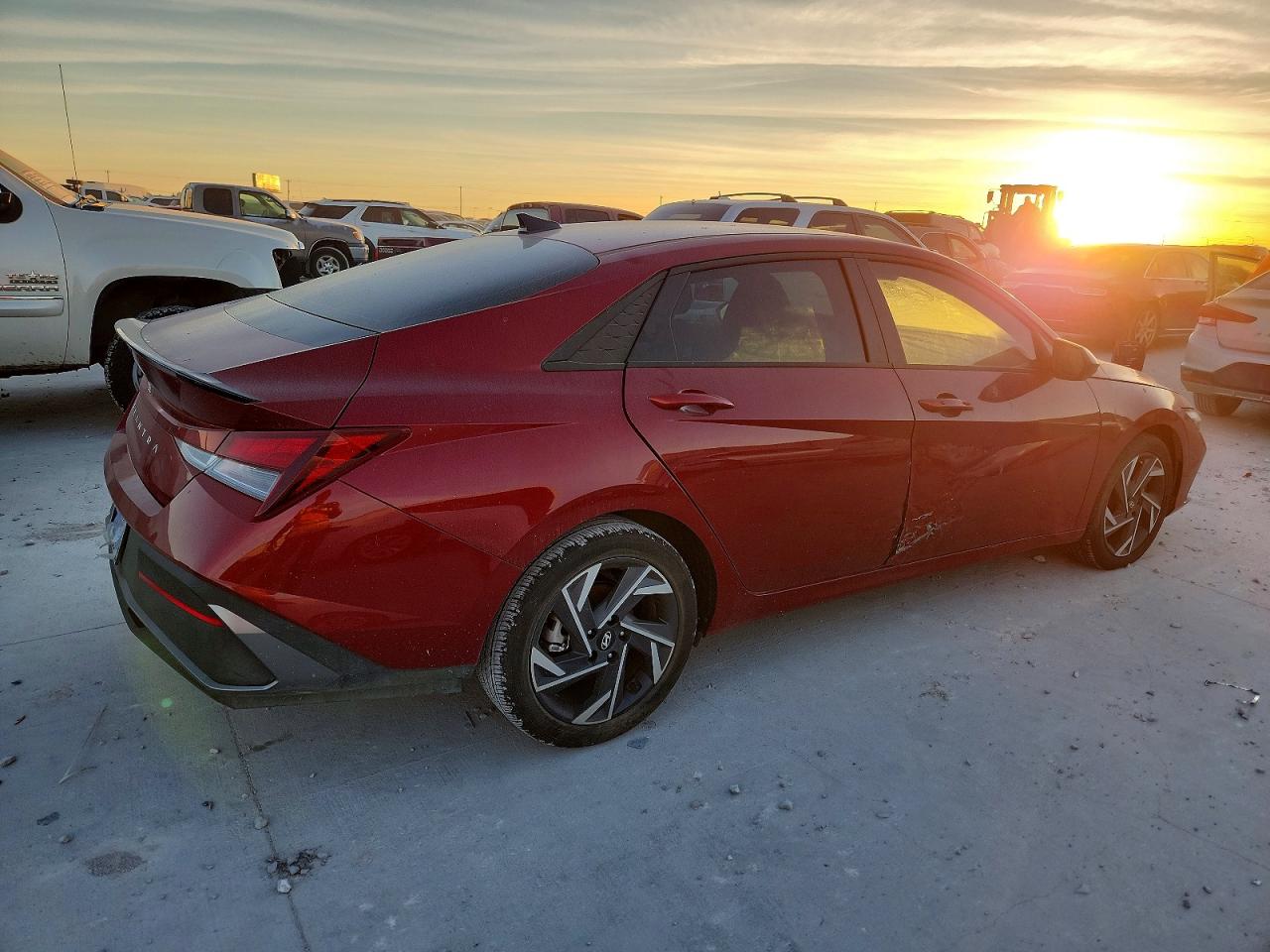 2025 HYUNDAI ELANTRA SEL SPORT photo 3