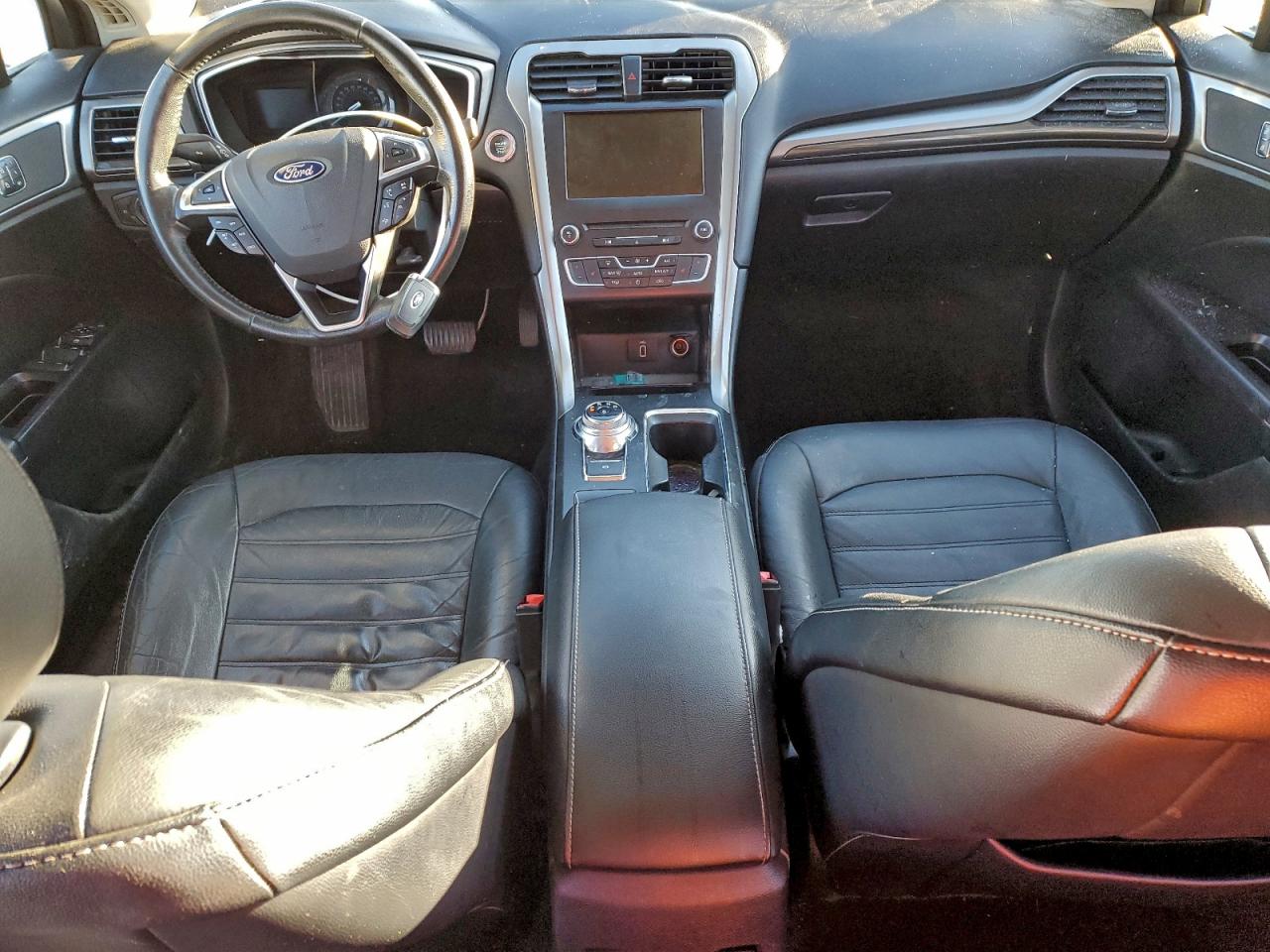 2017 FORD FUSION SE photo 8