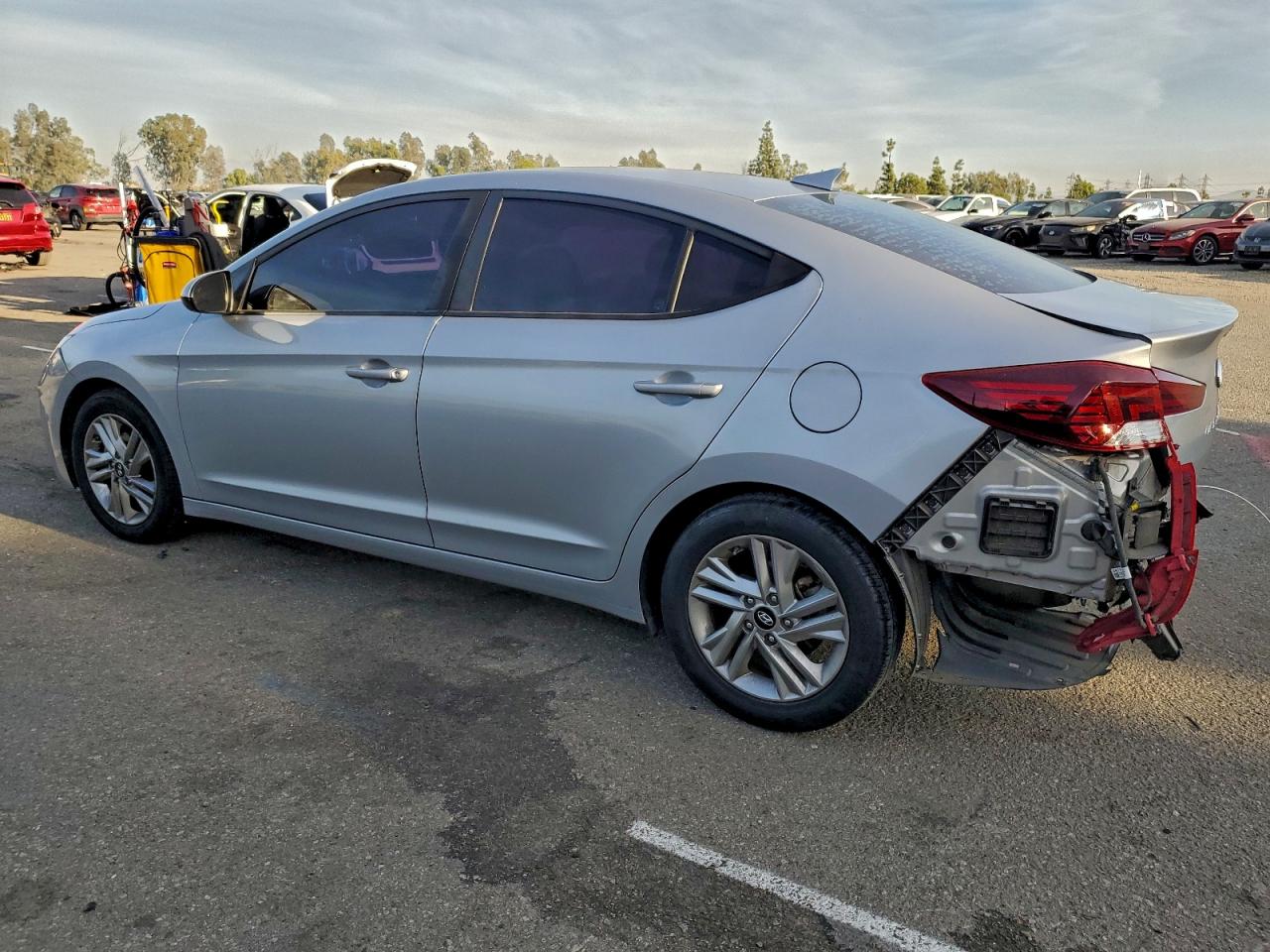 2020 HYUNDAI ELANTRA SEL photo 2