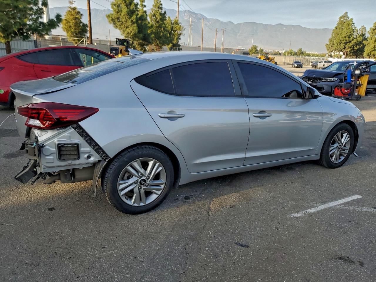 2020 HYUNDAI ELANTRA SEL photo 3