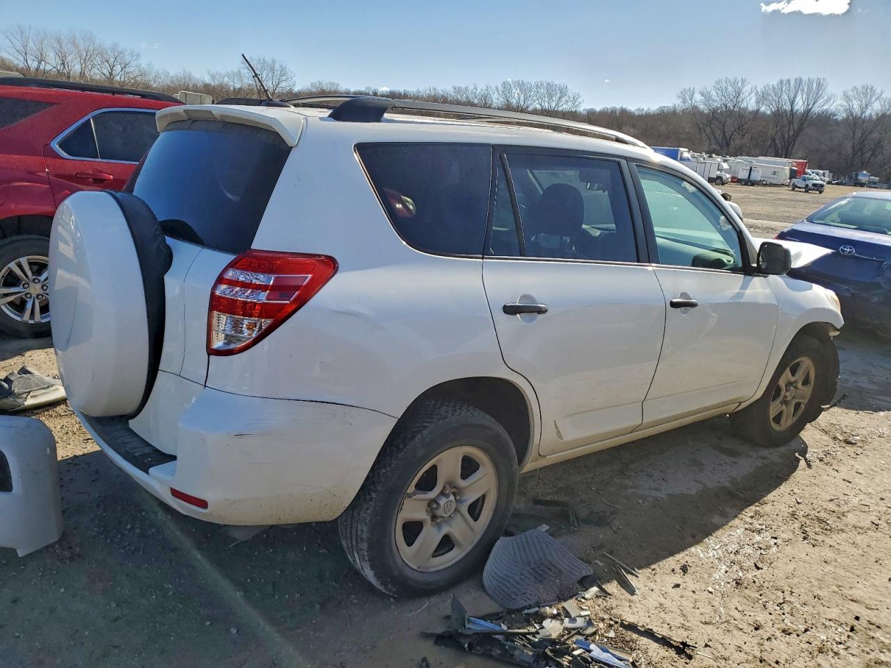 2011 TOYOTA RAV4 photo 3