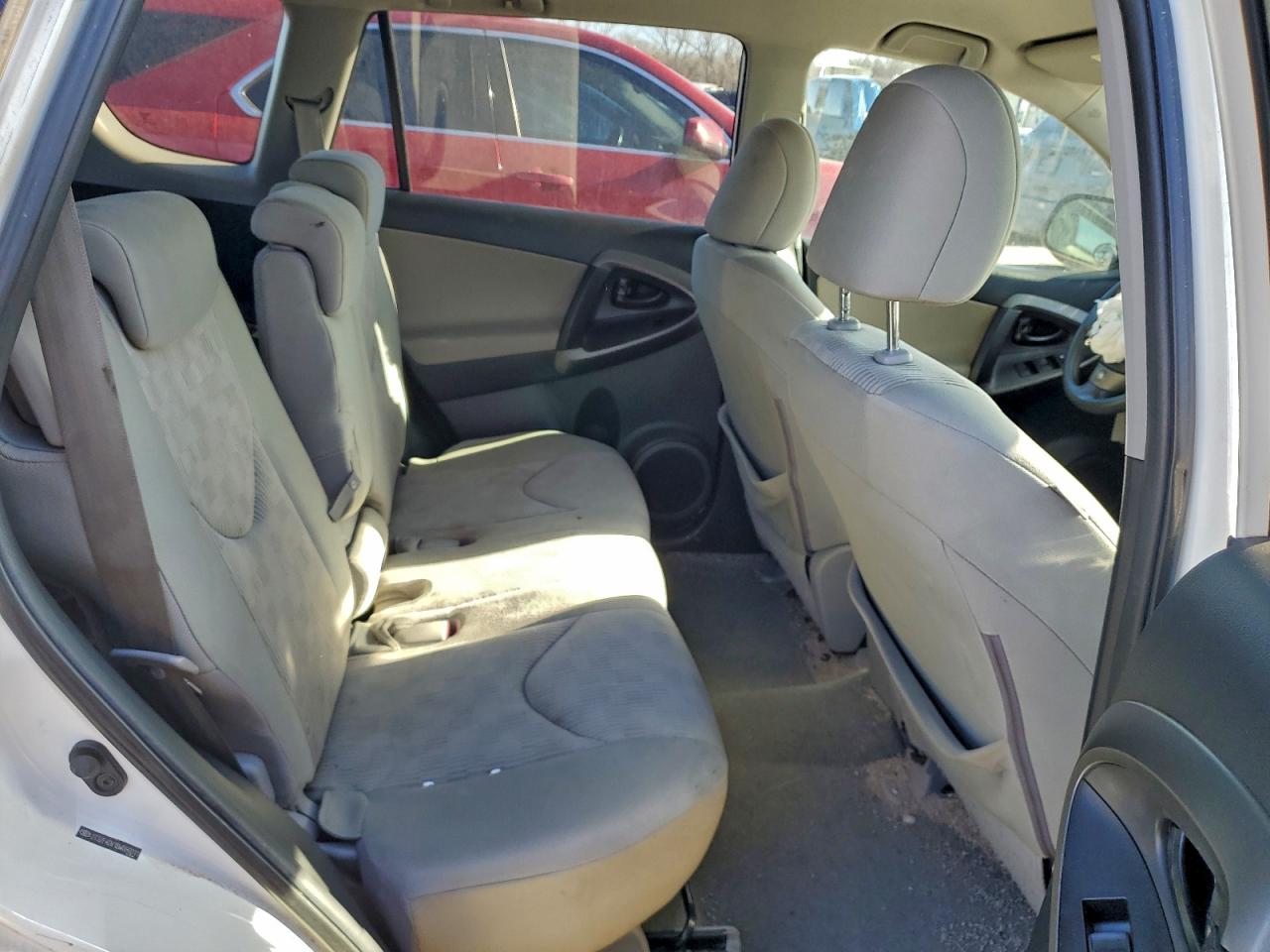 2011 TOYOTA RAV4 photo 11