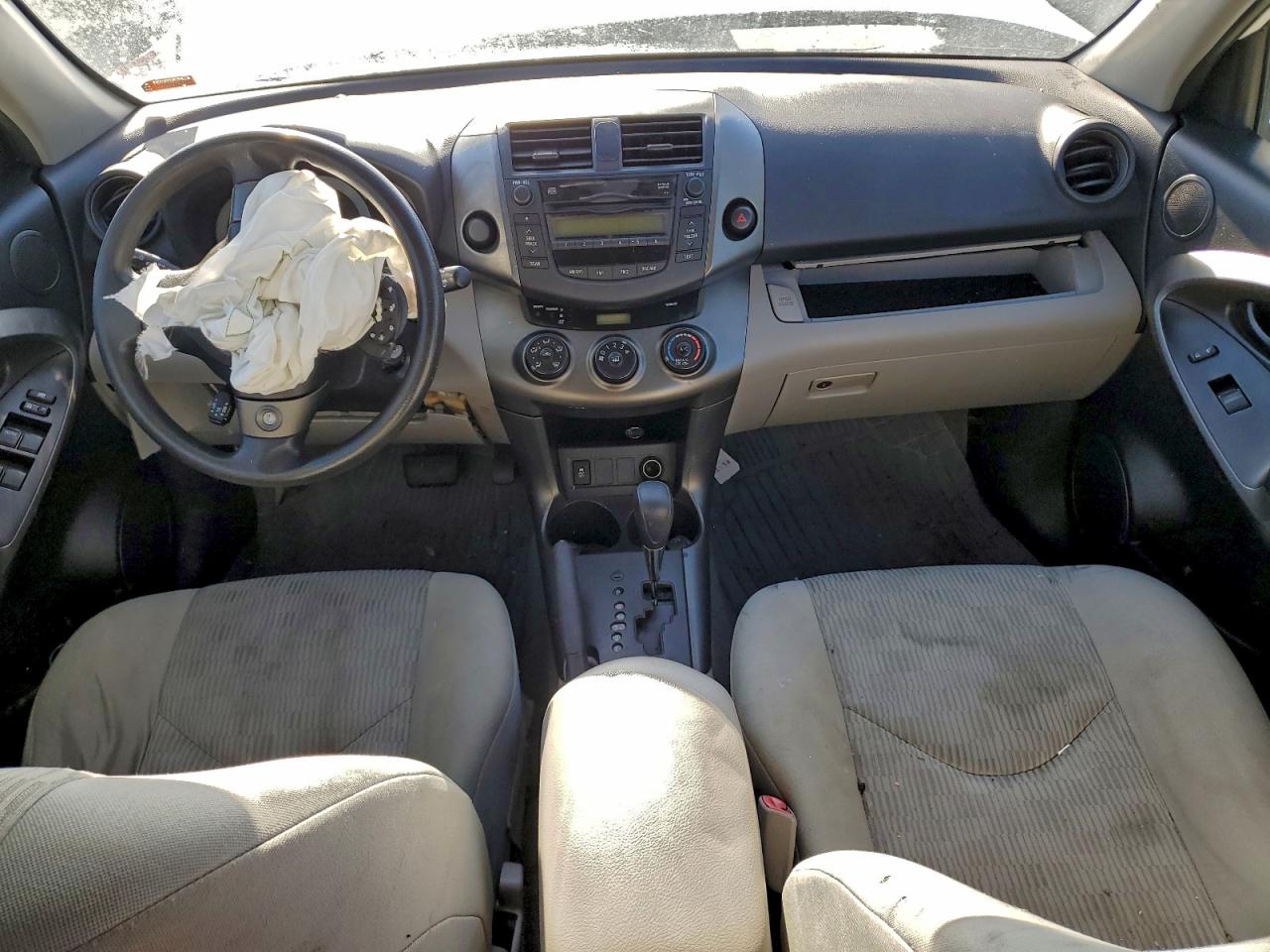 2011 TOYOTA RAV4 photo 8