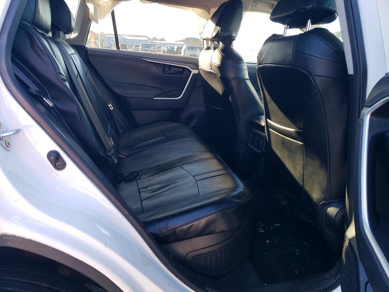 2024 TOYOTA RAV4 LE photo 10