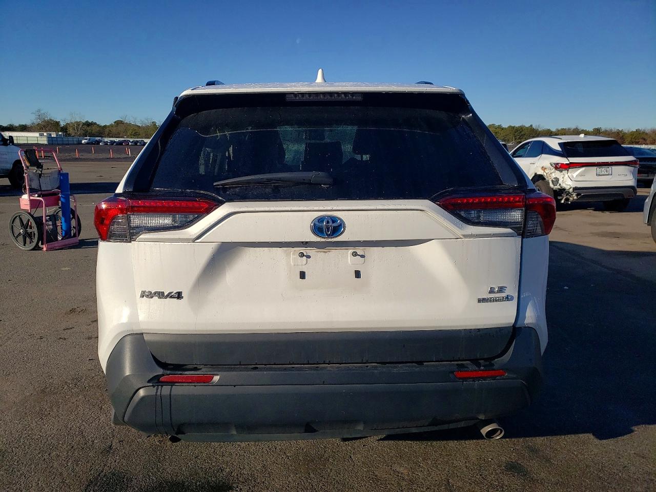 2024 TOYOTA RAV4 LE photo 6