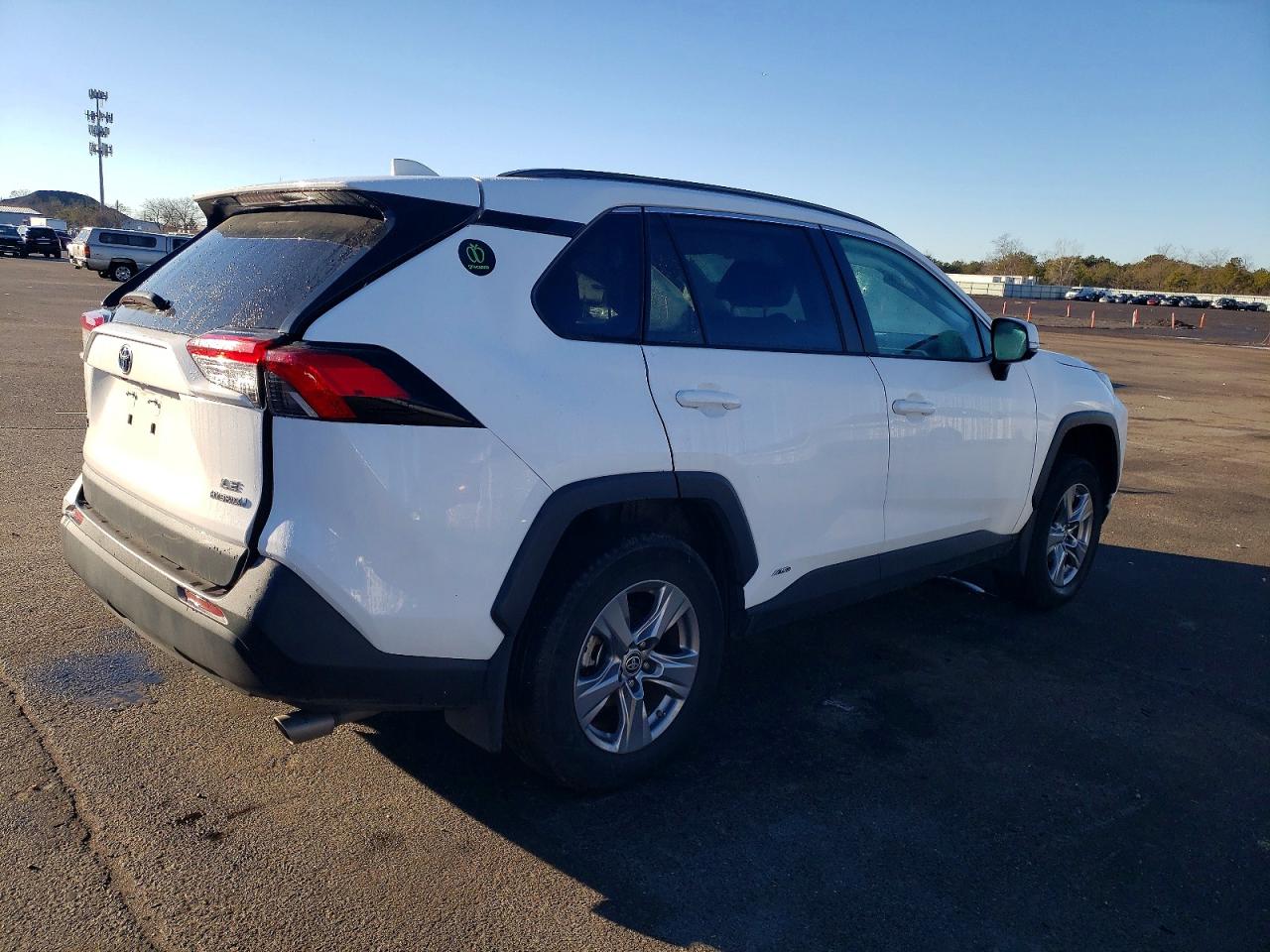 2024 TOYOTA RAV4 LE photo 3