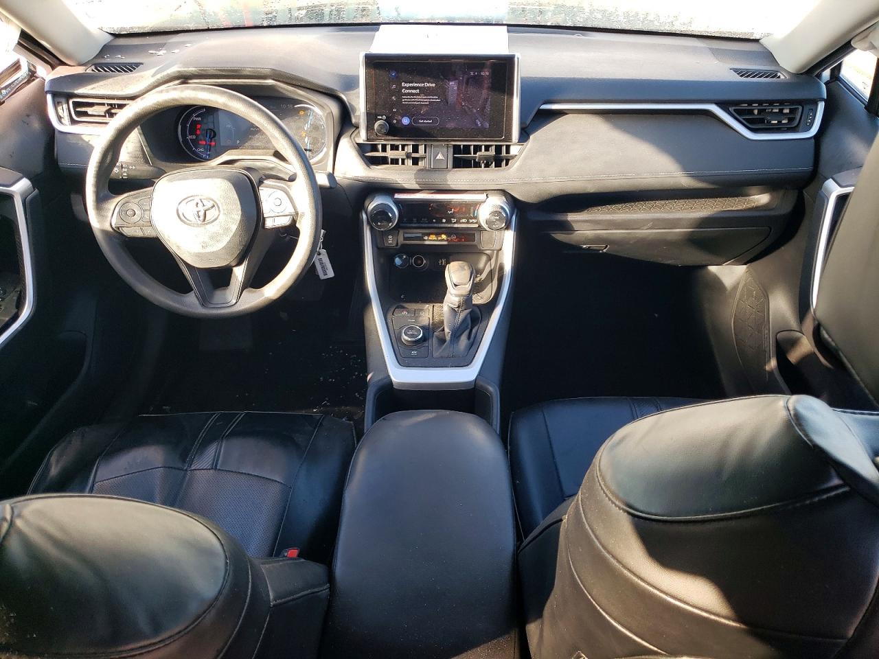 2024 TOYOTA RAV4 LE photo 8