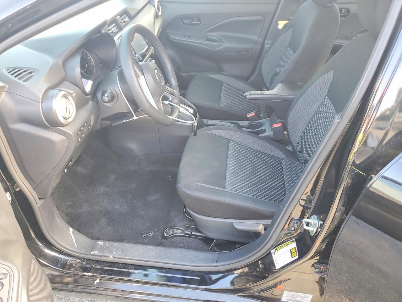 2020 NISSAN VERSA S photo 13