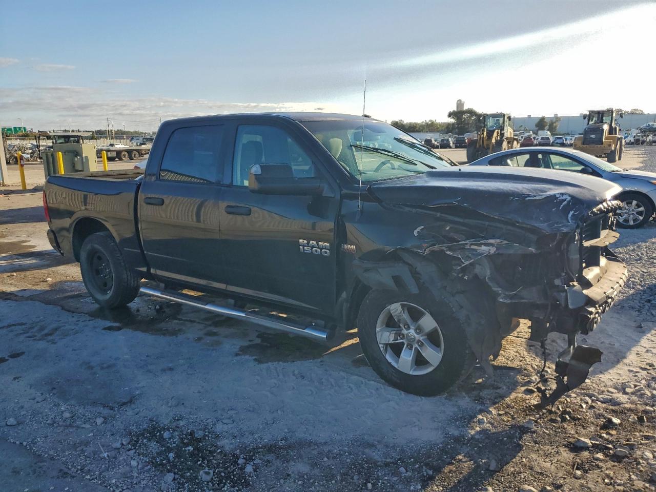 2016 RAM 1500 ST photo 4