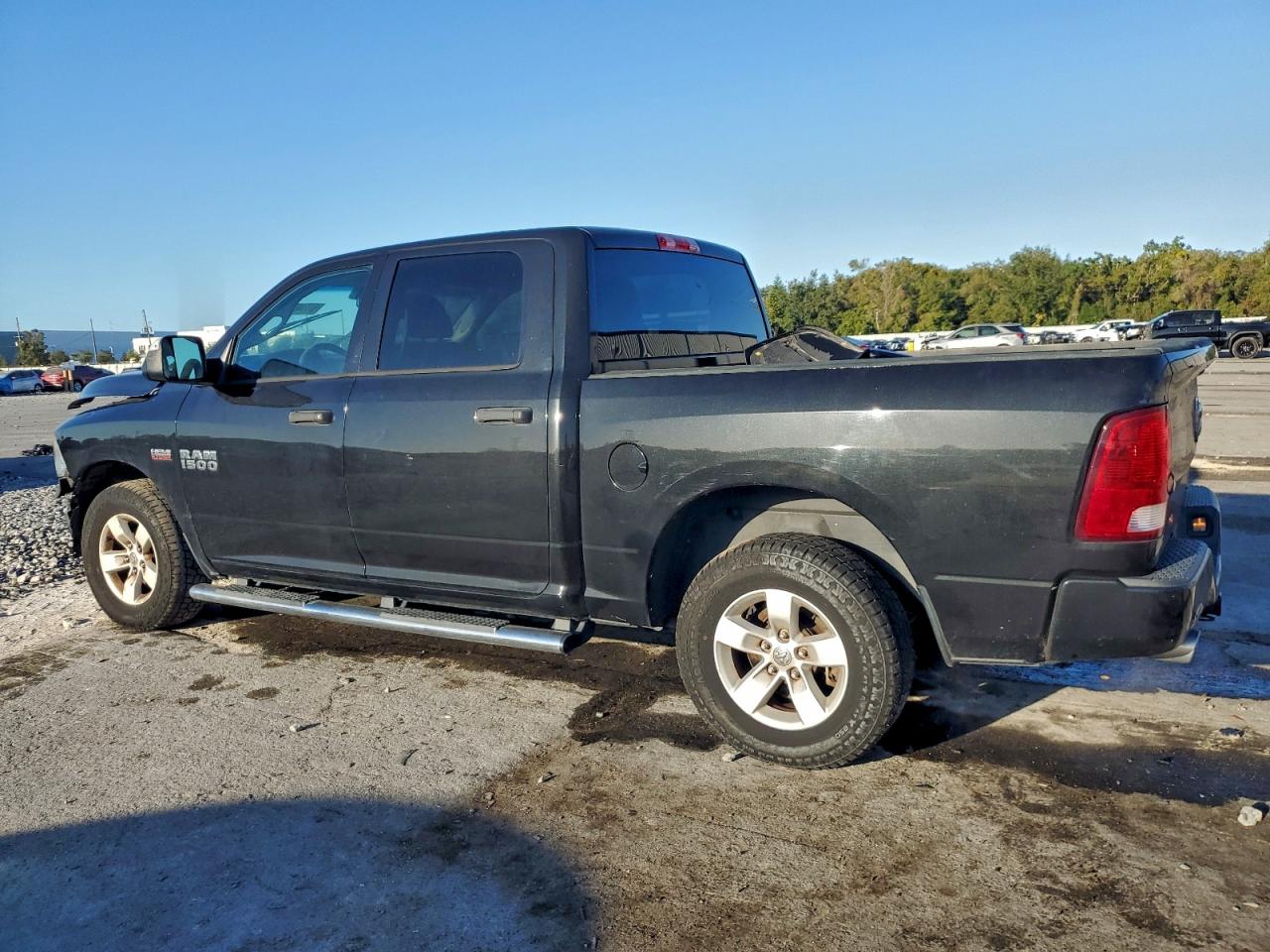 2016 RAM 1500 ST photo 2