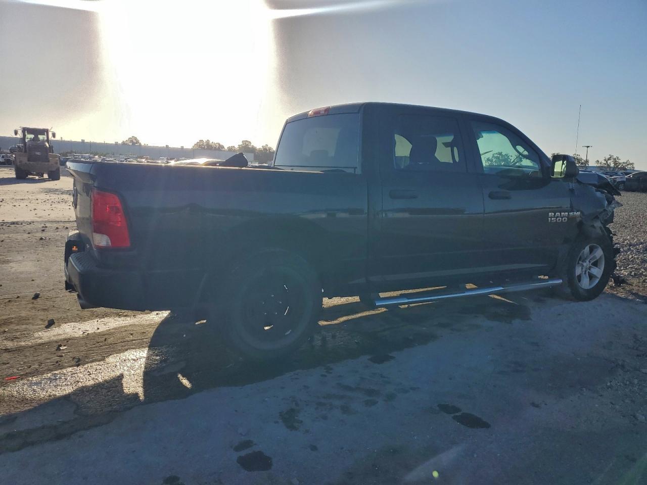 2016 RAM 1500 ST photo 3