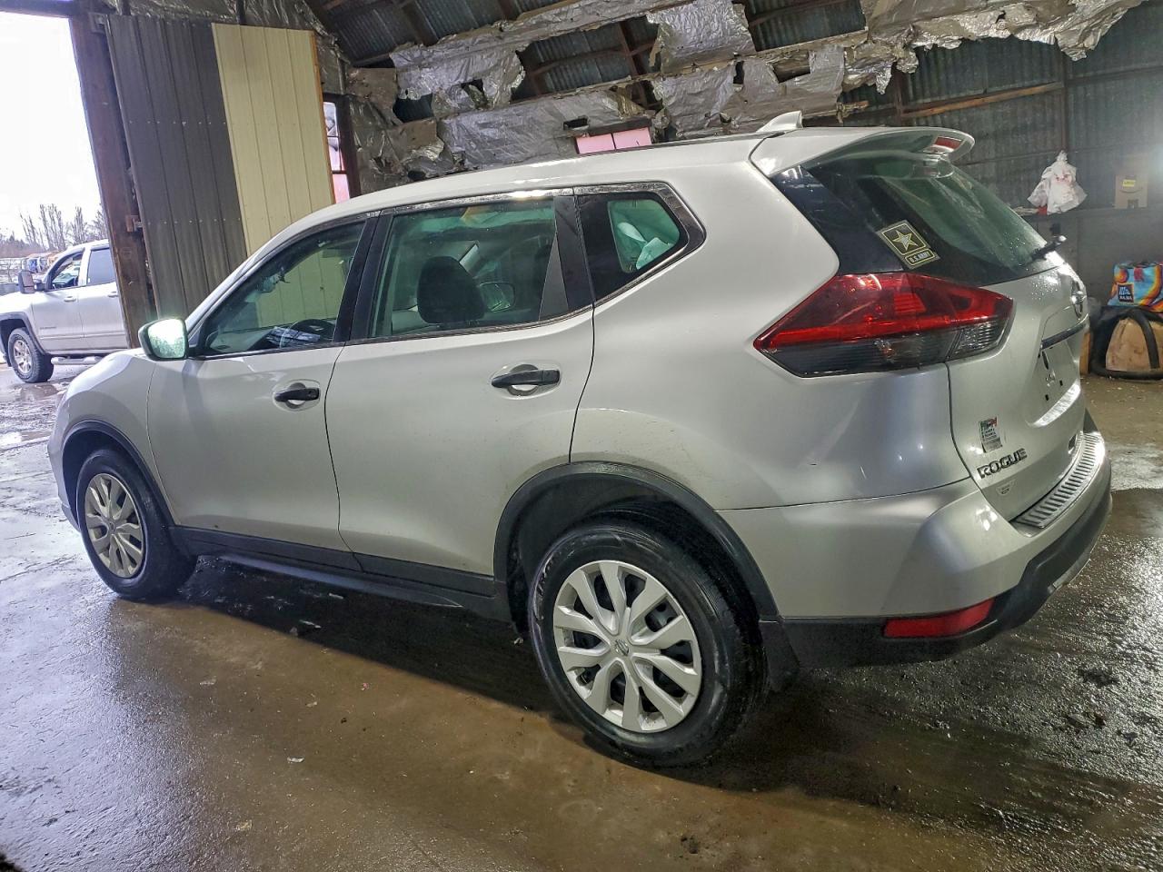 2019 NISSAN ROGUE S photo 2