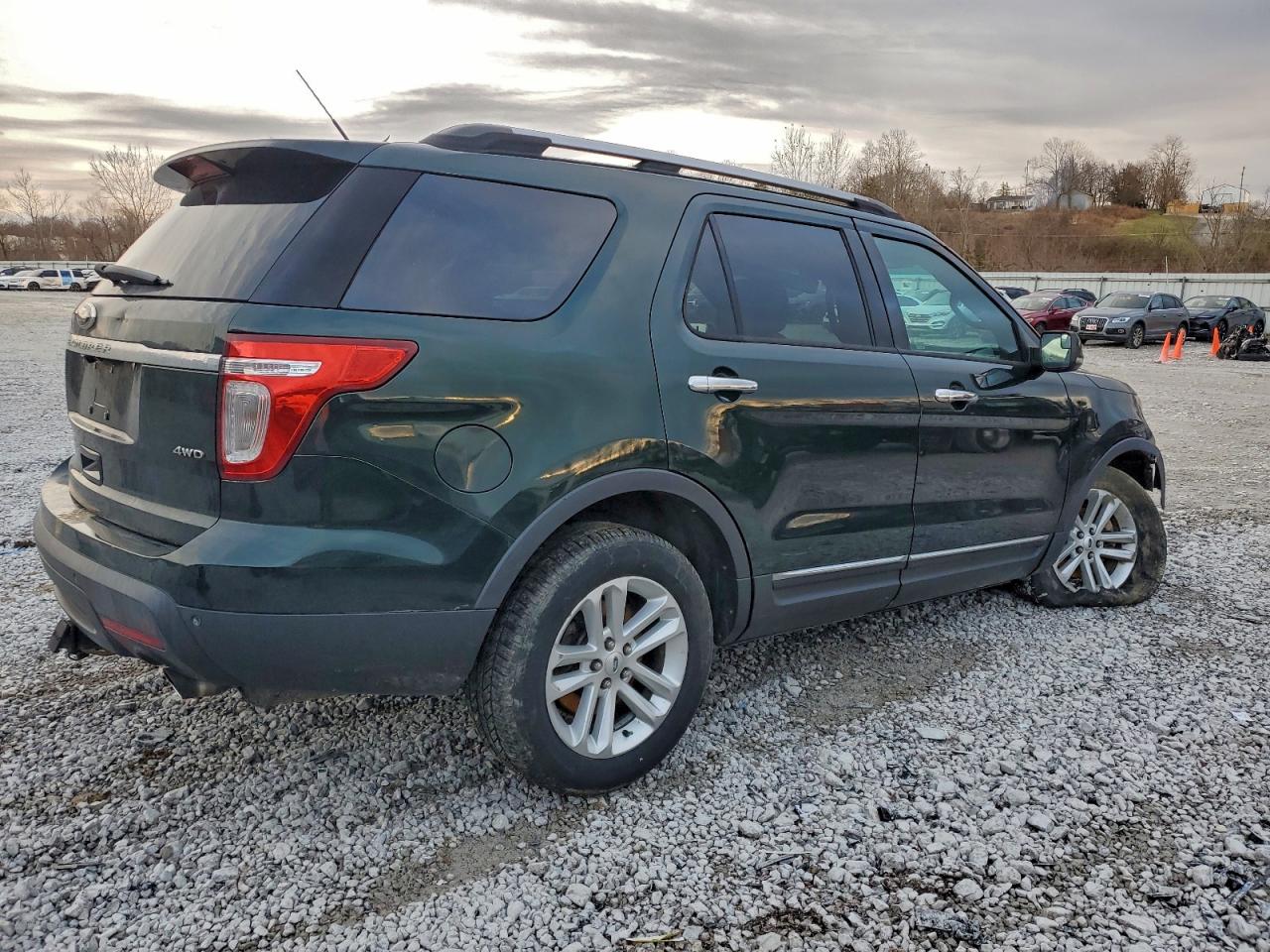 2013 FORD EXPLORER XLT photo 3