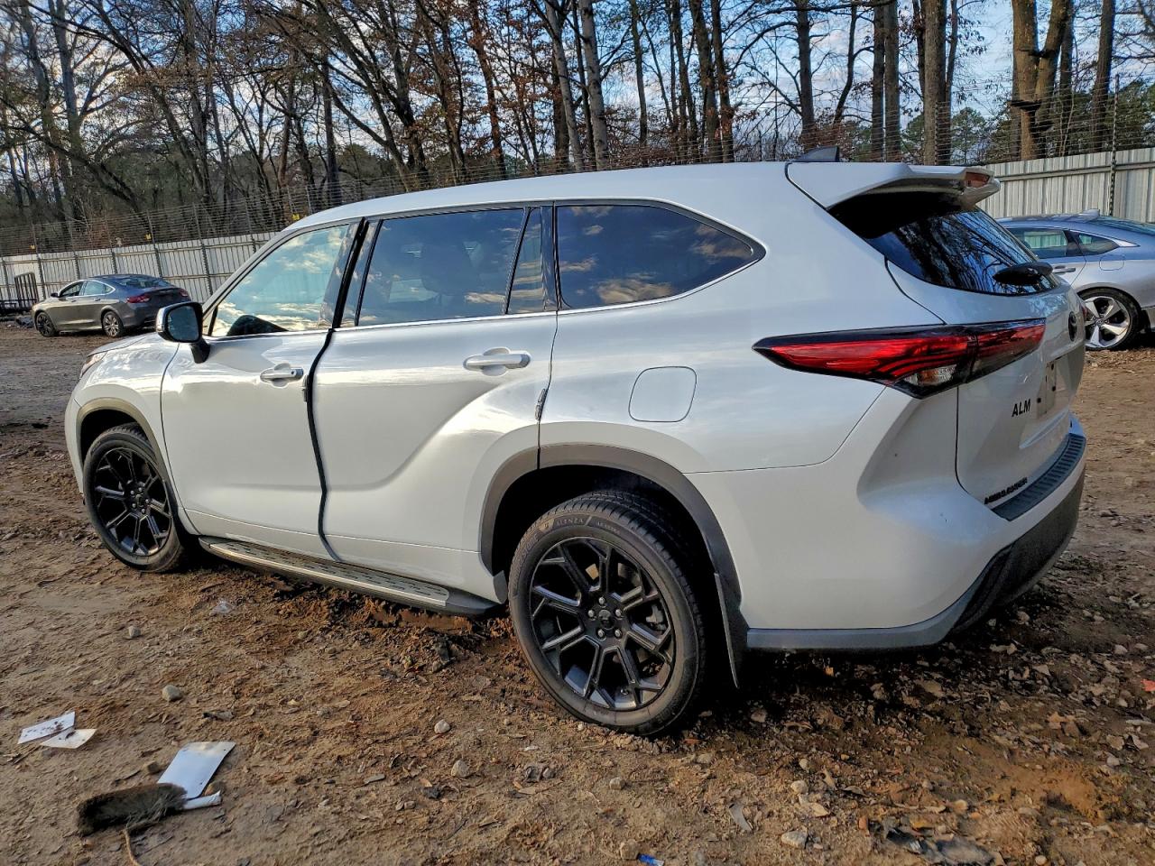 2022 TOYOTA HIGHLANDER L photo 2