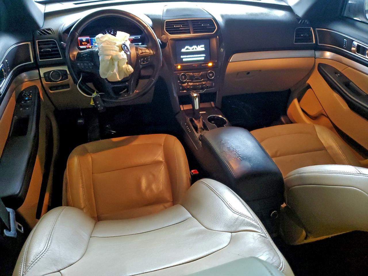 2016 FORD EXPLORER XLT photo 8