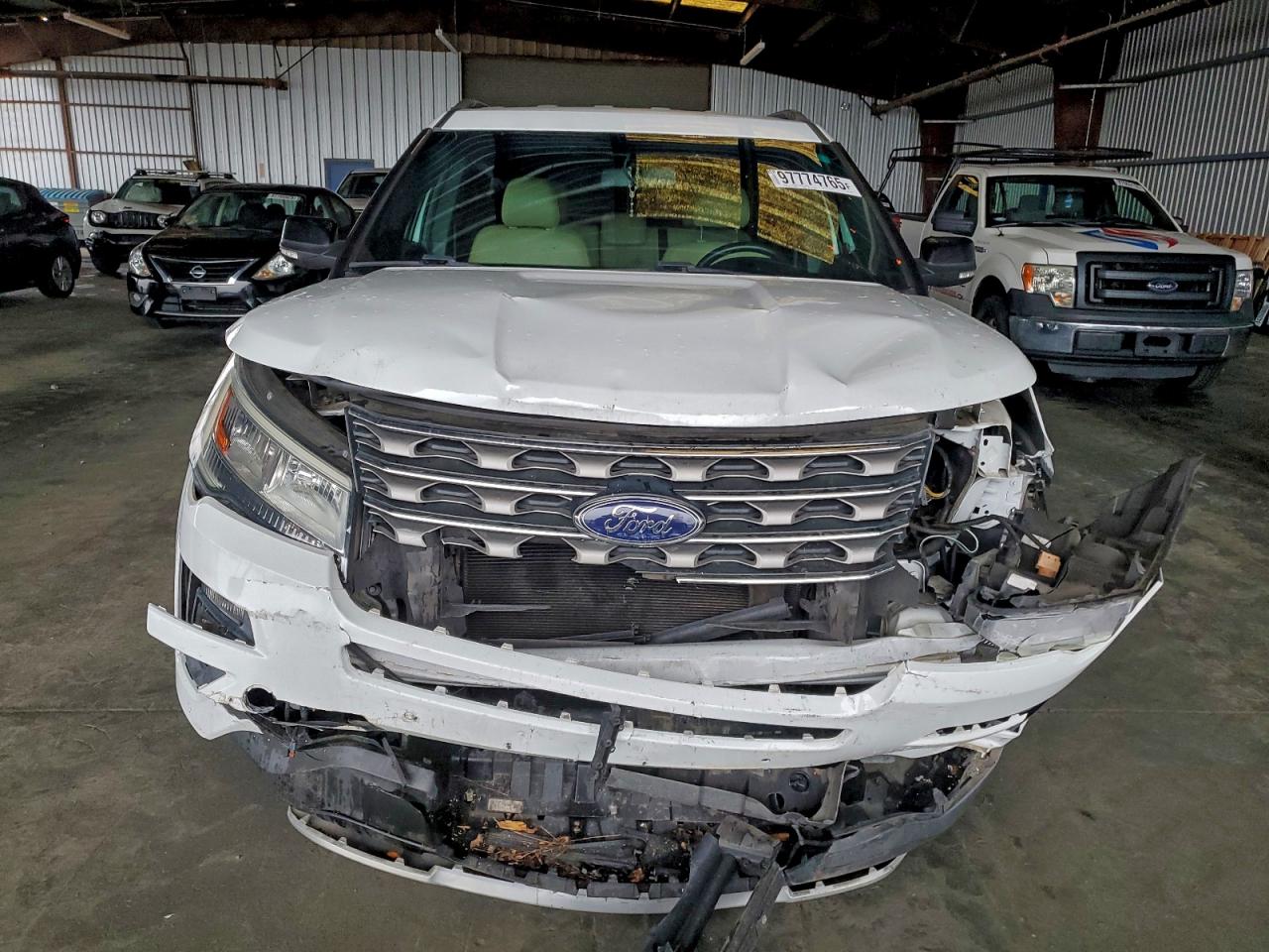 2016 FORD EXPLORER XLT photo 5