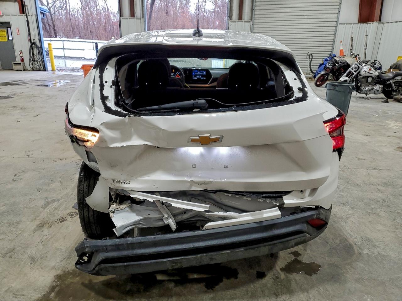 2025 CHEVROLET TRAX LS photo 11