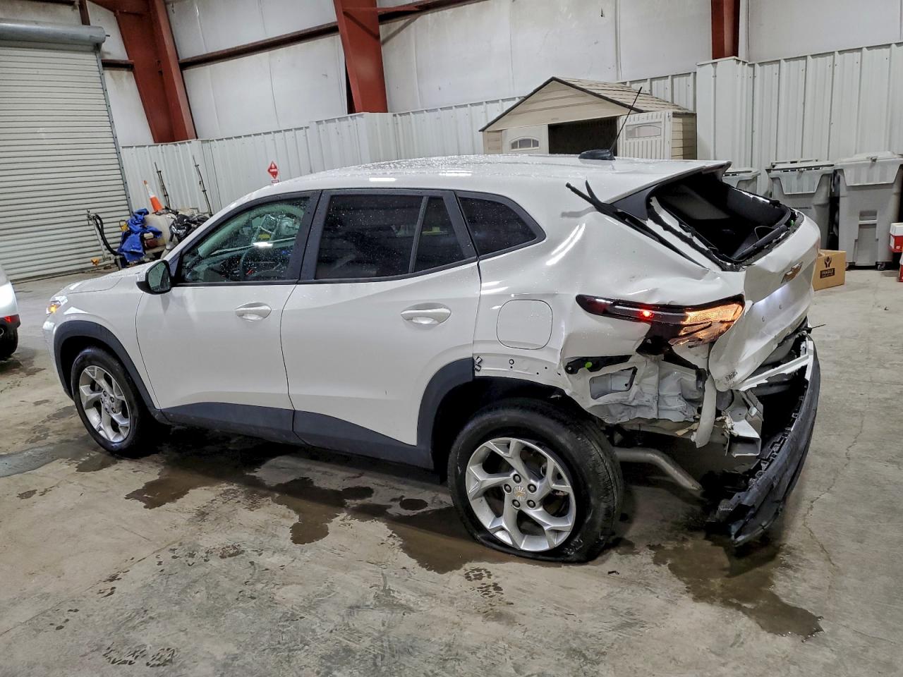 2025 CHEVROLET TRAX LS photo 3