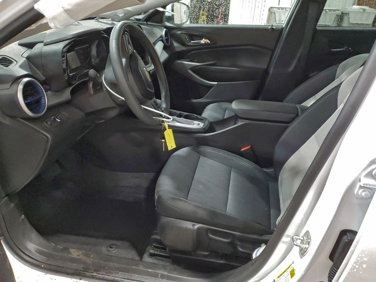 2025 CHEVROLET TRAX LS photo 13