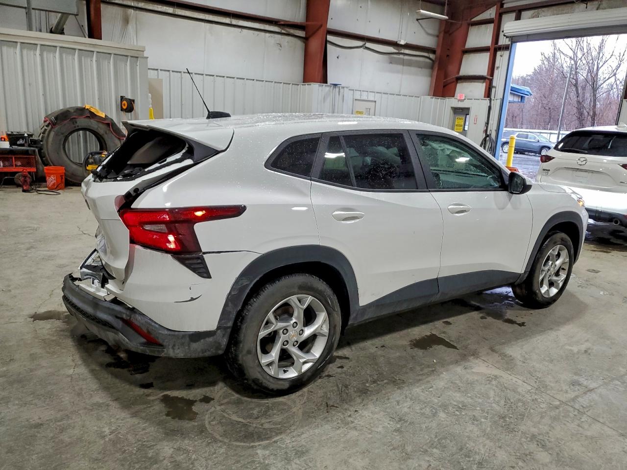 2025 CHEVROLET TRAX LS photo 5