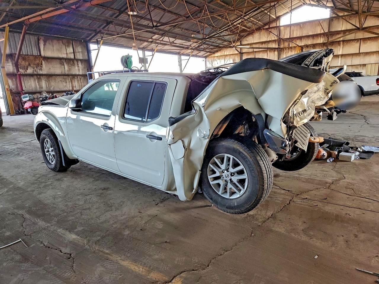 2018 NISSAN FRONTIER SV photo 3