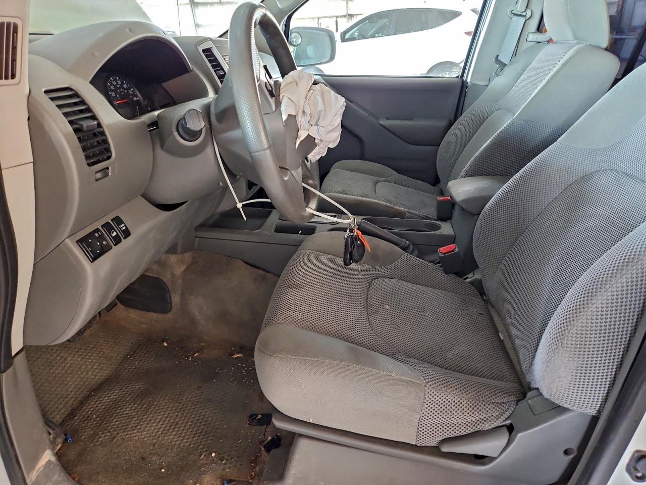 2018 NISSAN FRONTIER SV photo 13
