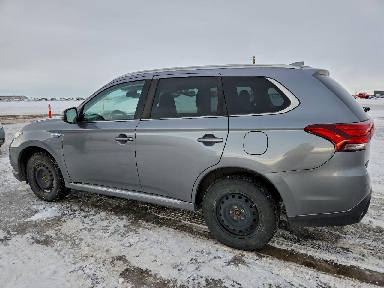 2018 MITSUBISHI OUTLANDER SE photo 2