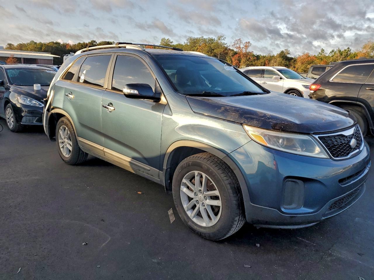 2015 KIA SORENTO LX photo 4