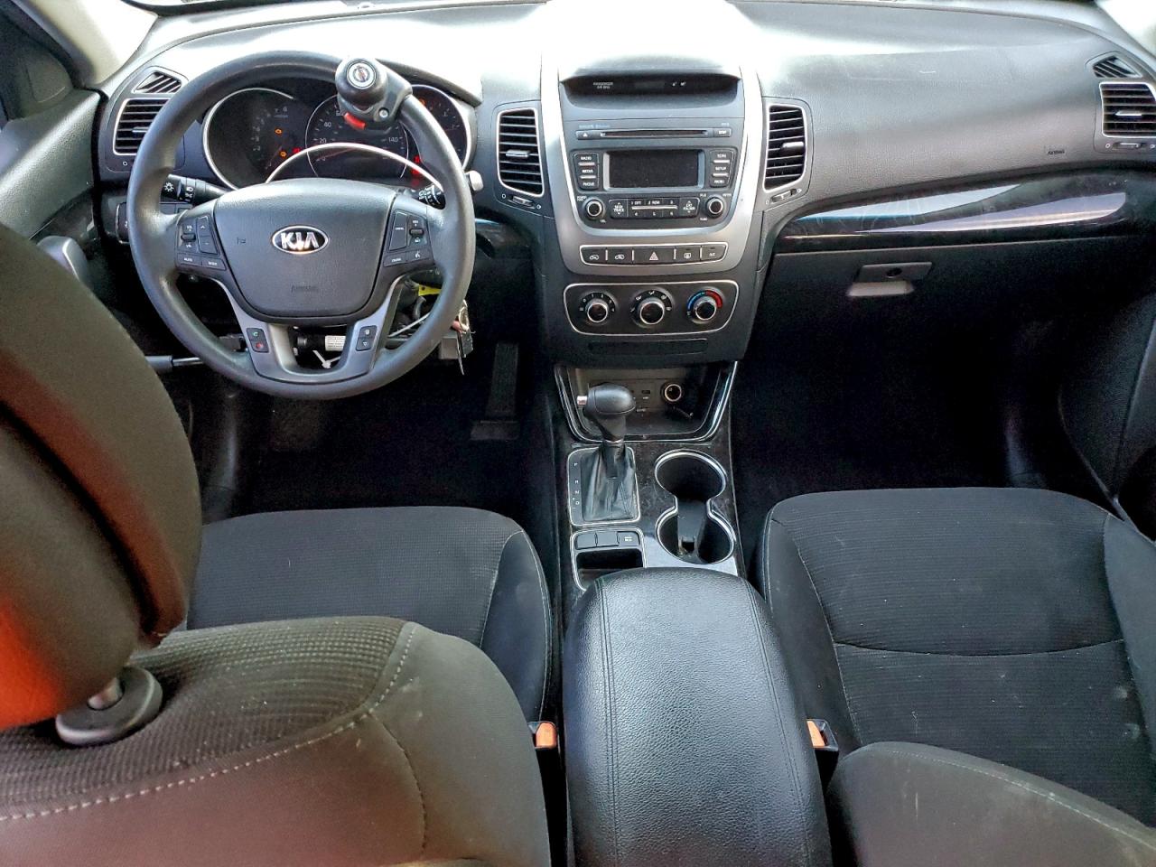 2015 KIA SORENTO LX photo 8