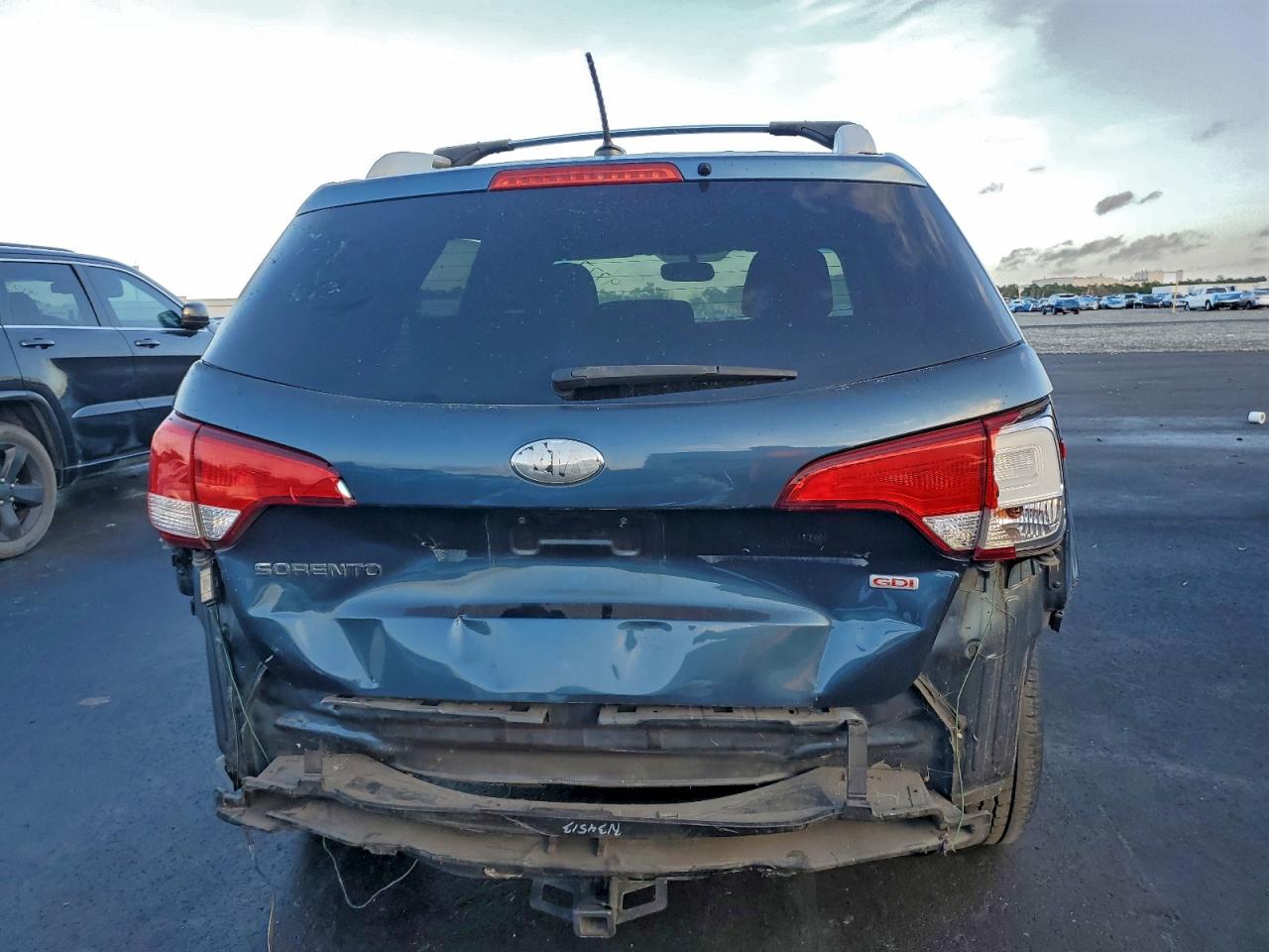 2015 KIA SORENTO LX photo 6