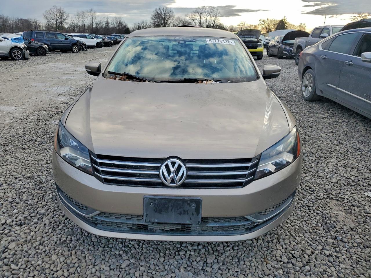 2015 VOLKSWAGEN PASSAT S photo 5