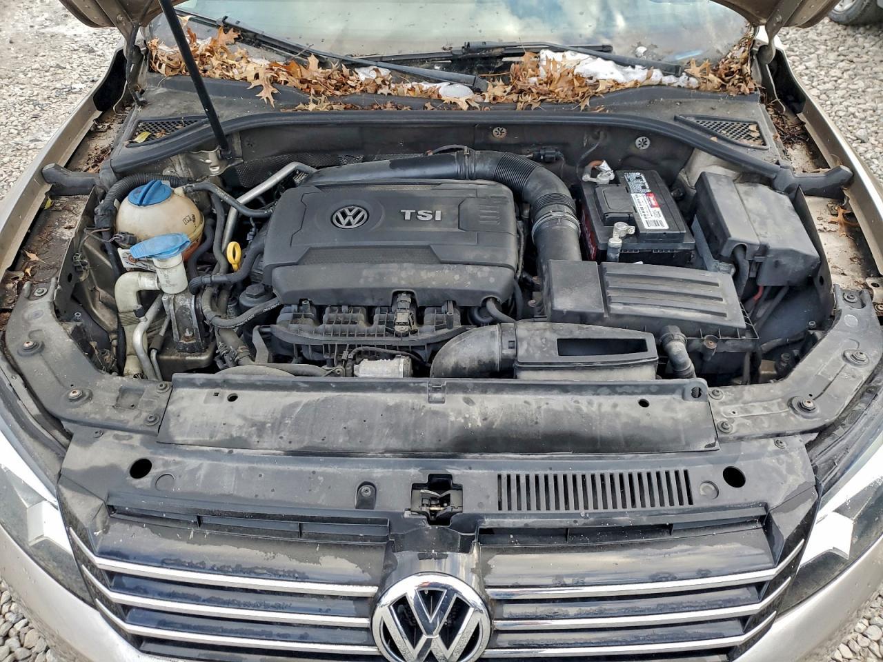 2015 VOLKSWAGEN PASSAT S photo 11