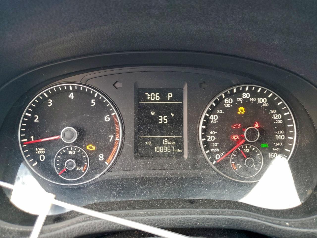 2015 VOLKSWAGEN PASSAT S photo 9