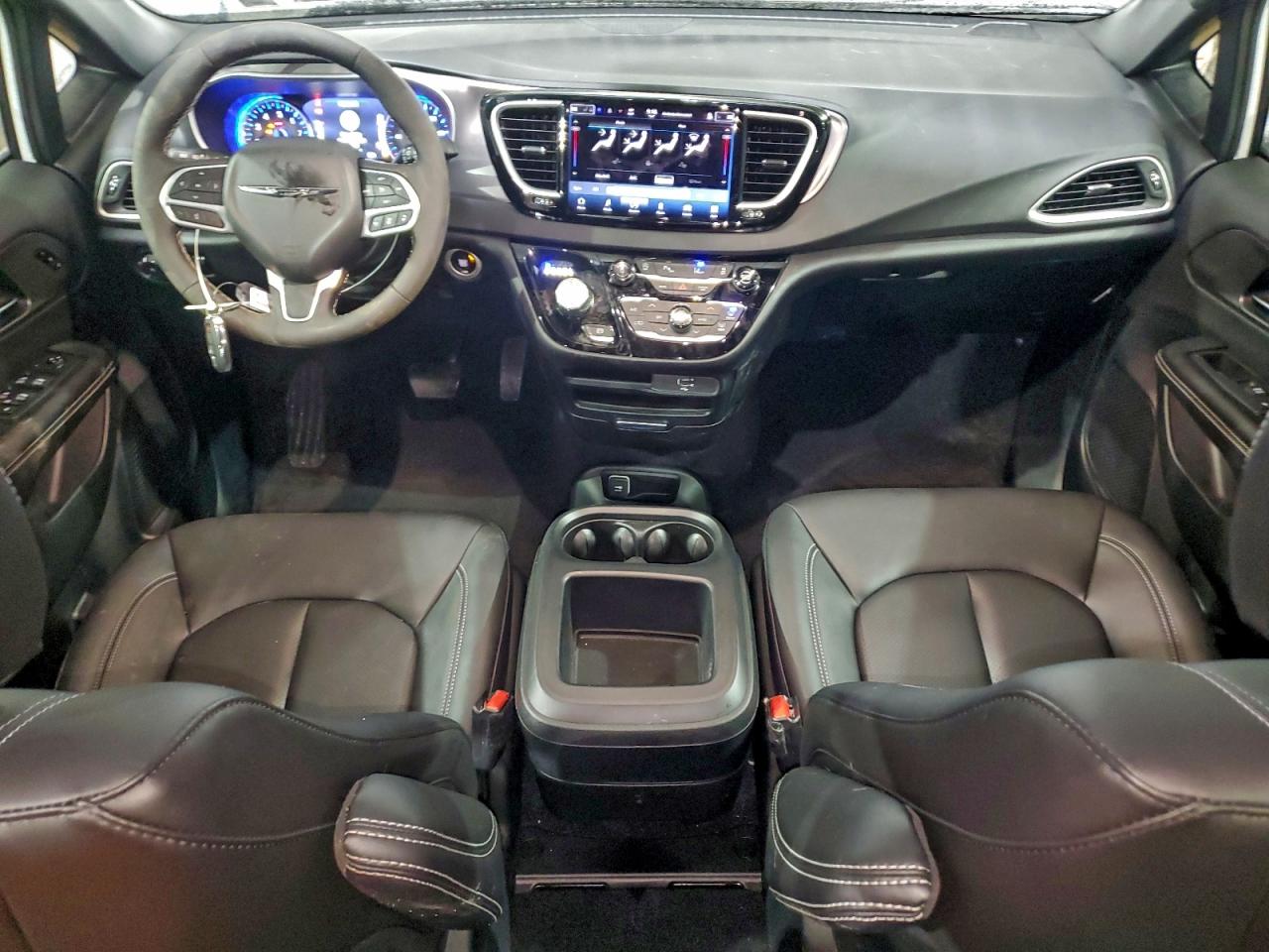 2026 CHRYSLER PACIFICA SELECT photo 22