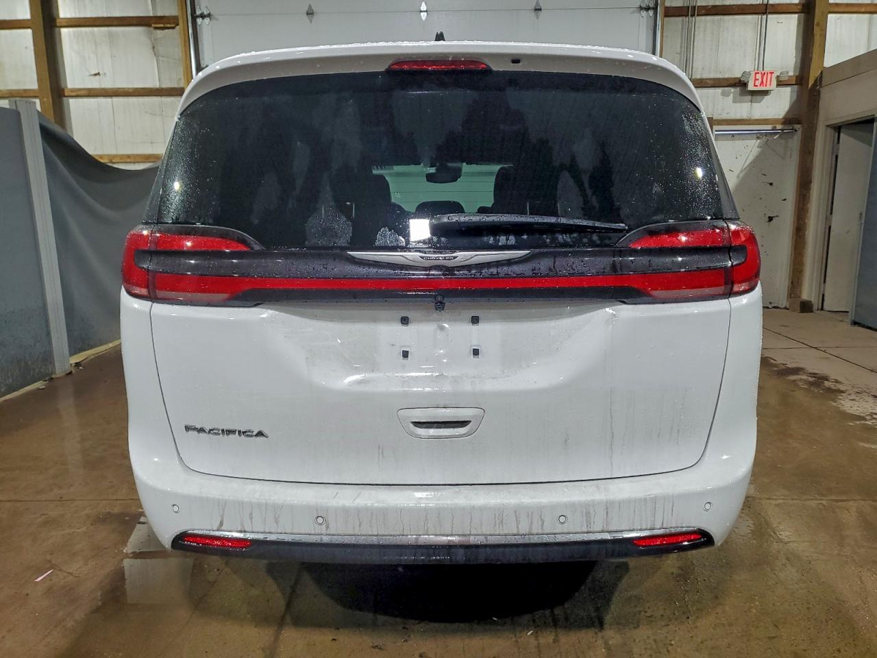 2026 CHRYSLER PACIFICA SELECT photo 16