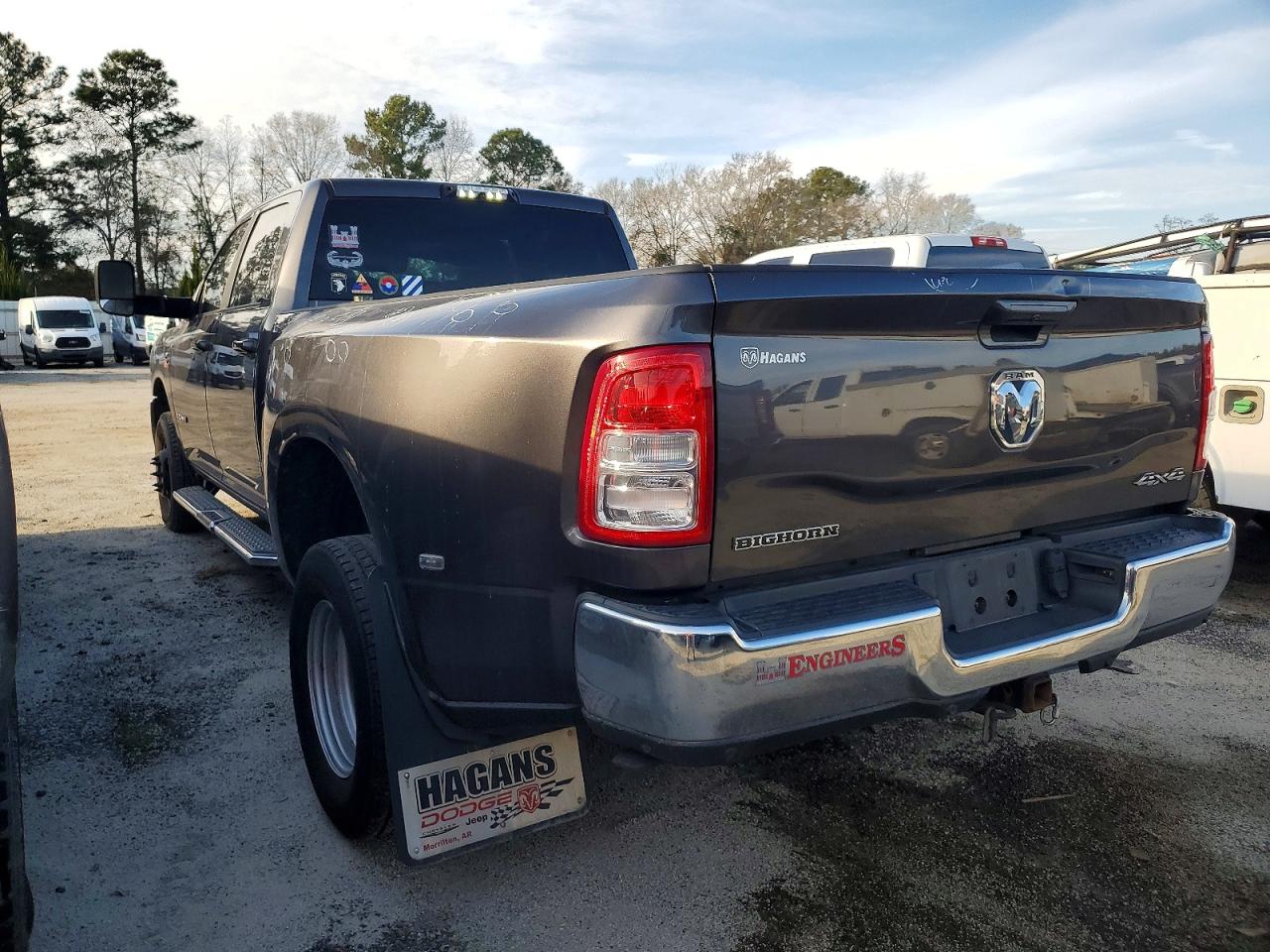 2021 RAM 3500 BIG HORN photo 3