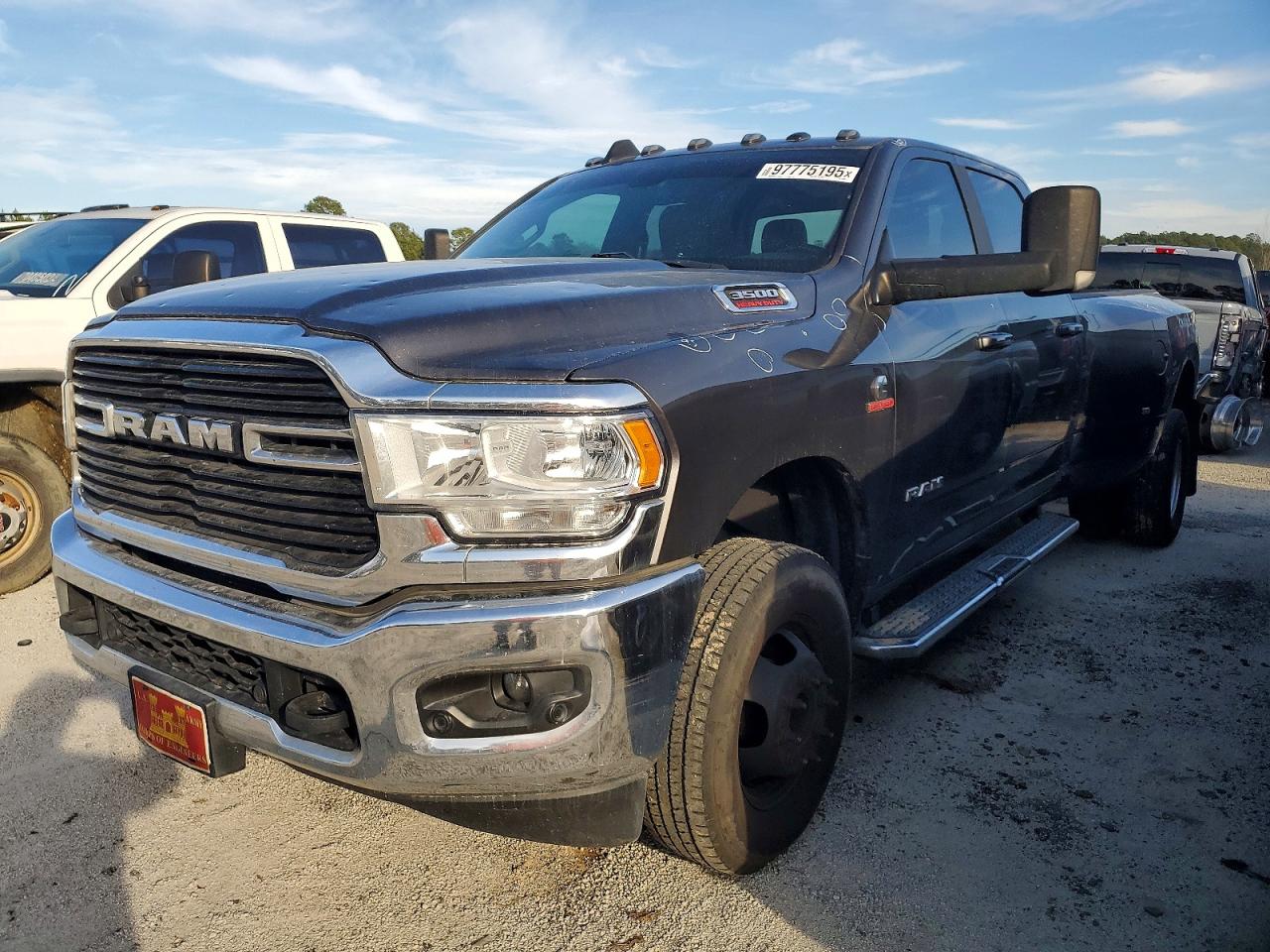 2021 RAM 3500 BIG HORN photo 2