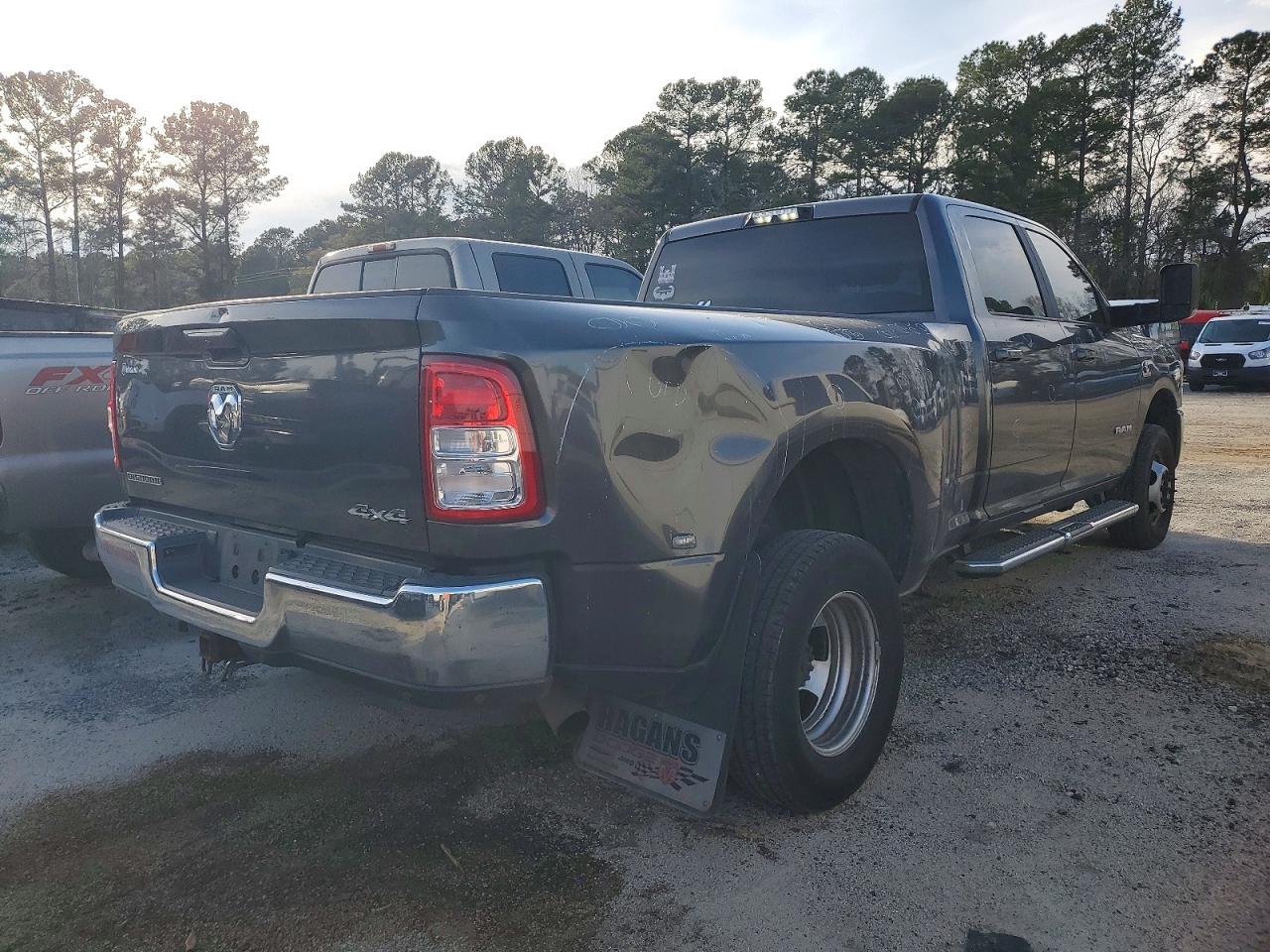 2021 RAM 3500 BIG HORN photo 4