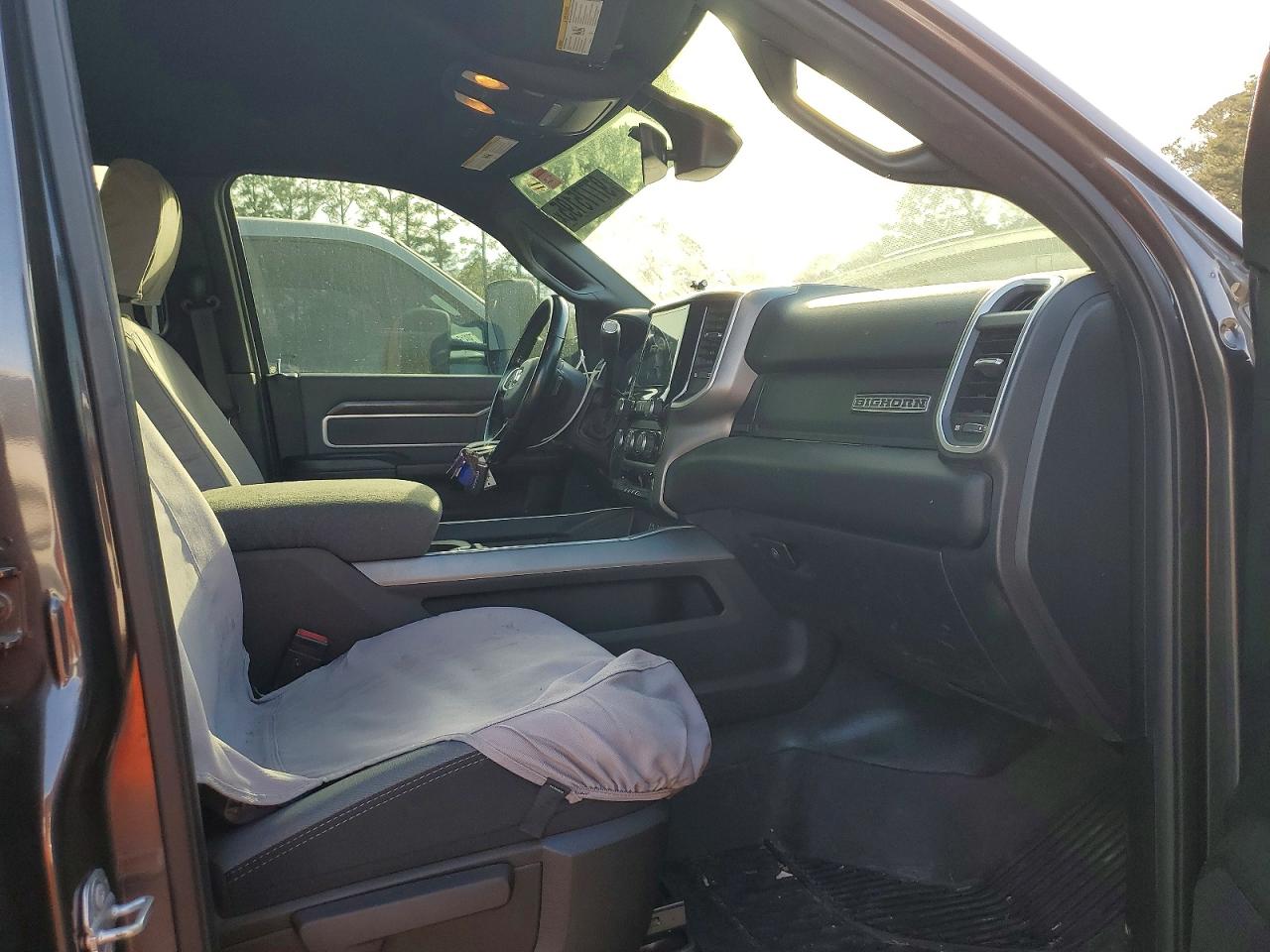 2021 RAM 3500 BIG HORN photo 5