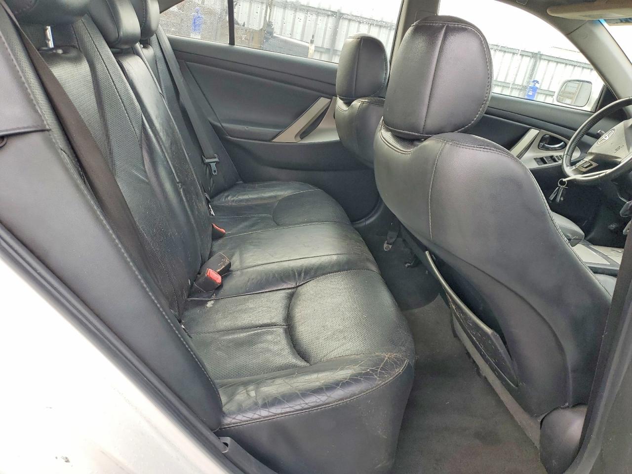 2011 TOYOTA CAMRY BASE photo 10