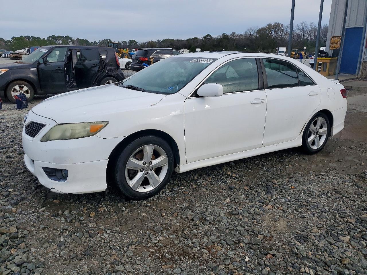 2011 TOYOTA CAMRY