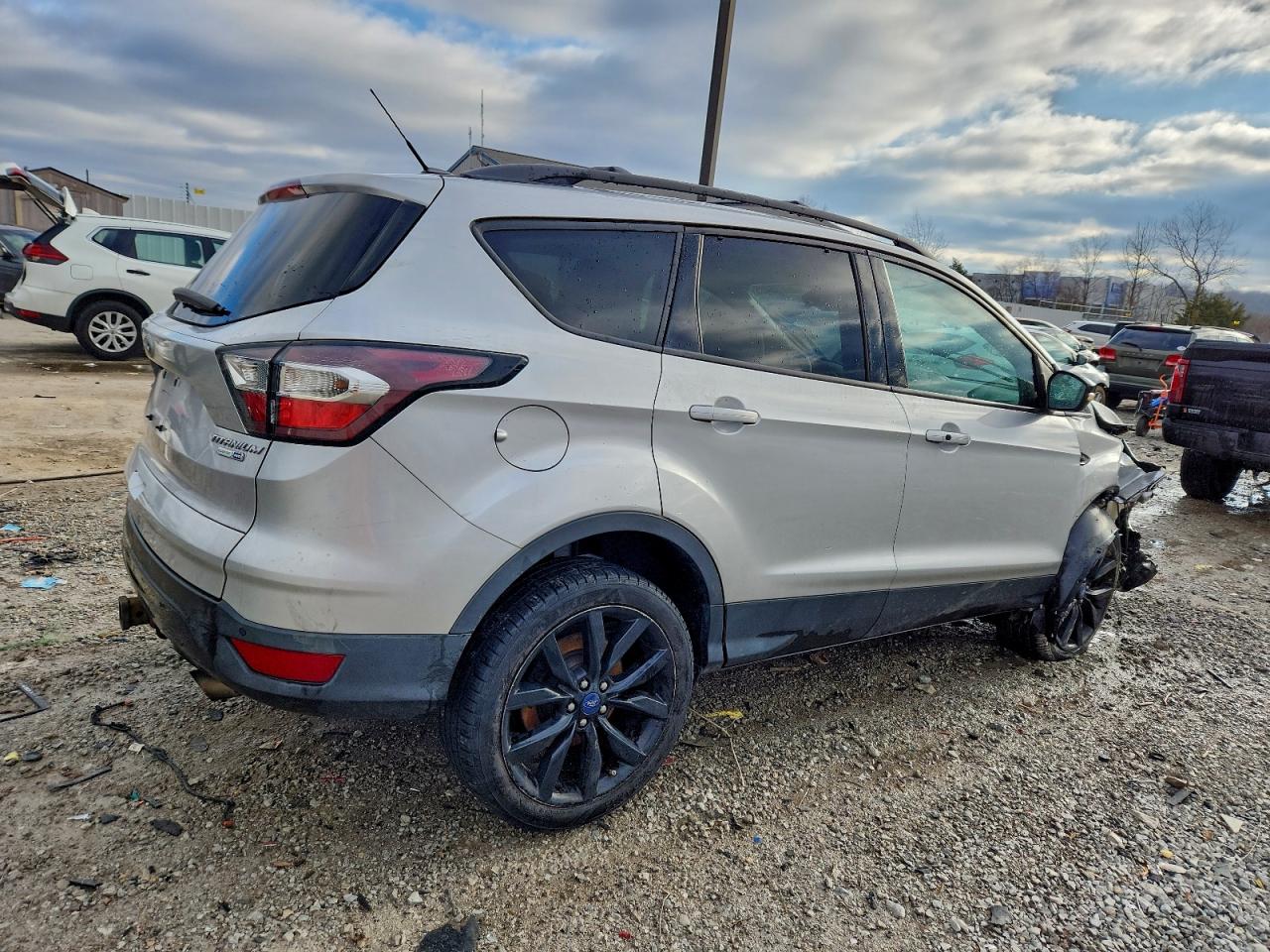2017 FORD ESCAPE TITANIUM photo 3
