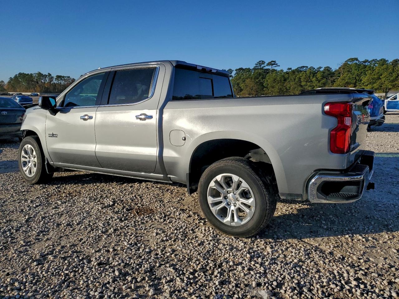 2024 CHEVROLET SILVERADO C1500 LTZ photo 3