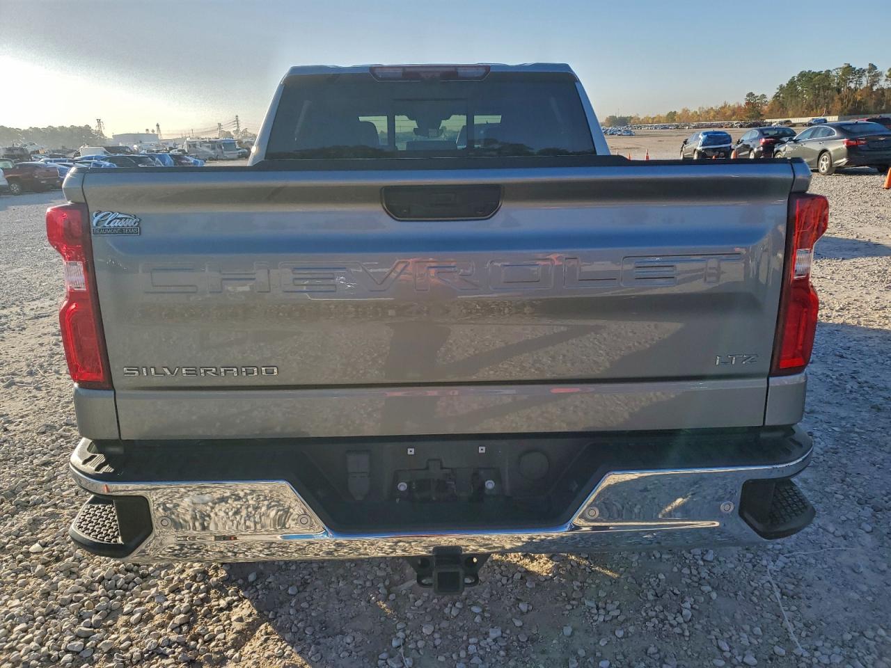 2024 CHEVROLET SILVERADO C1500 LTZ photo 11