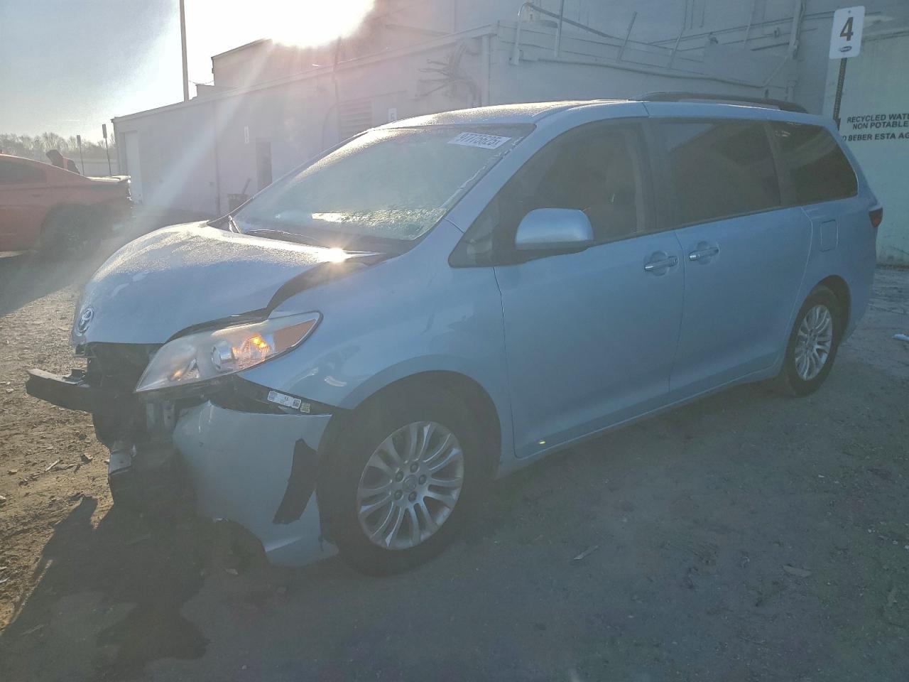 2017 TOYOTA SIENNA