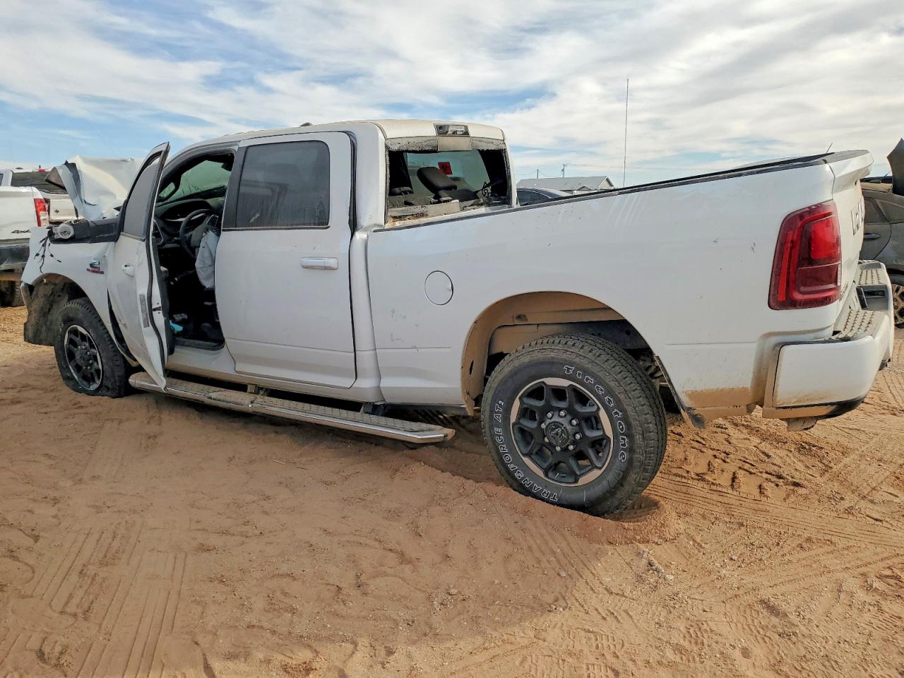 2025 RAM 2500 LARAMIE photo 2
